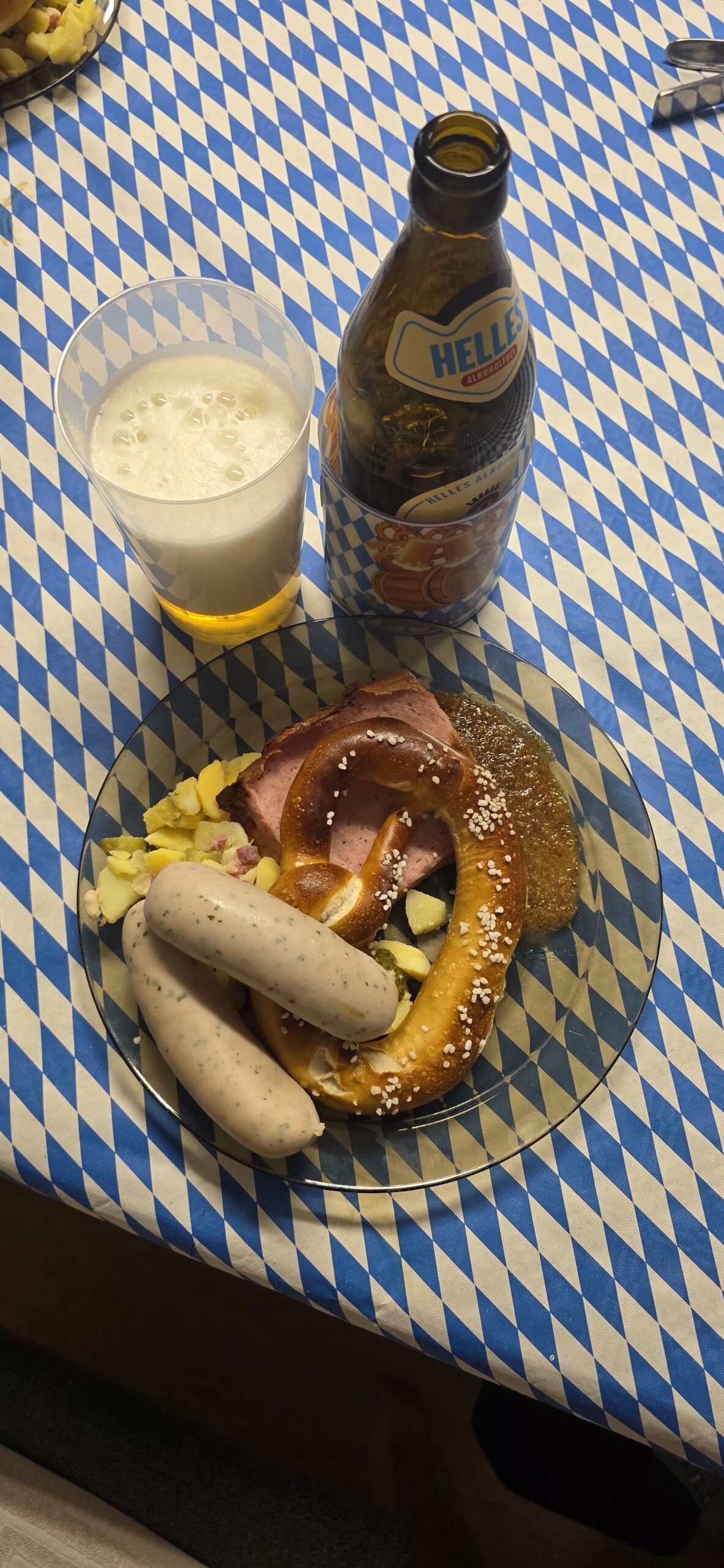 Bier, Weißwurst und Brezel